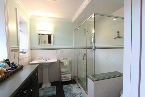 Applewood Apartments and Restaurant: 120 North Rd, Highland, NY 12528